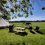 Hotel Under Canvas Bornholm Ostermarie