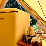 ホテル Under Canvas Bornholm Østermarie