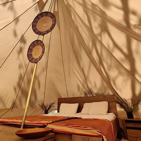 Hotell Under Canvas Bornholm Ostermarie