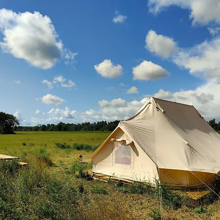 Hotell Under Canvas Bornholm Ostermarie